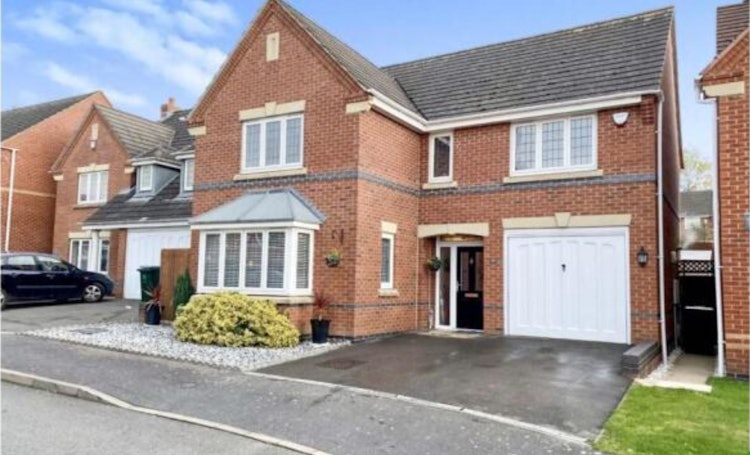 4 bedroom detached house