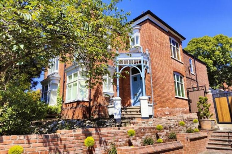 3 bedroom semi-detached house