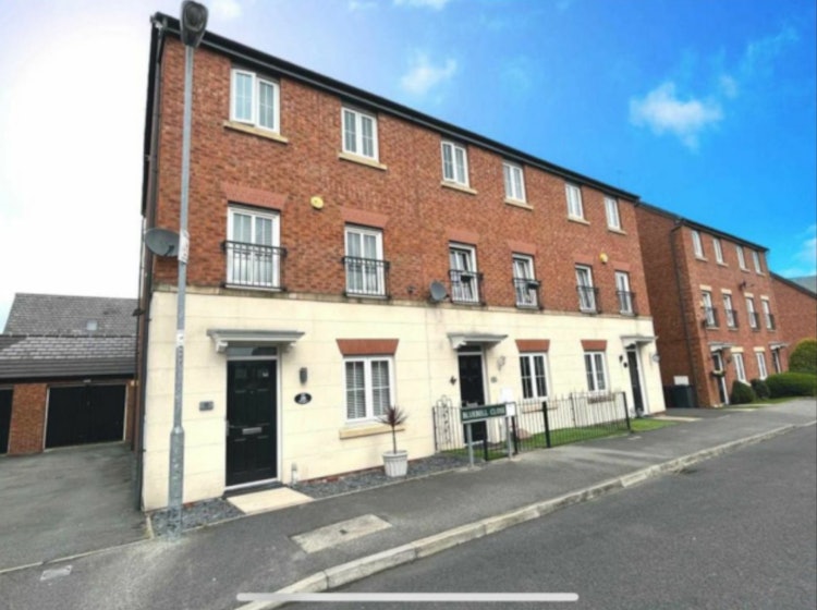 4 bedroom semi-detached house