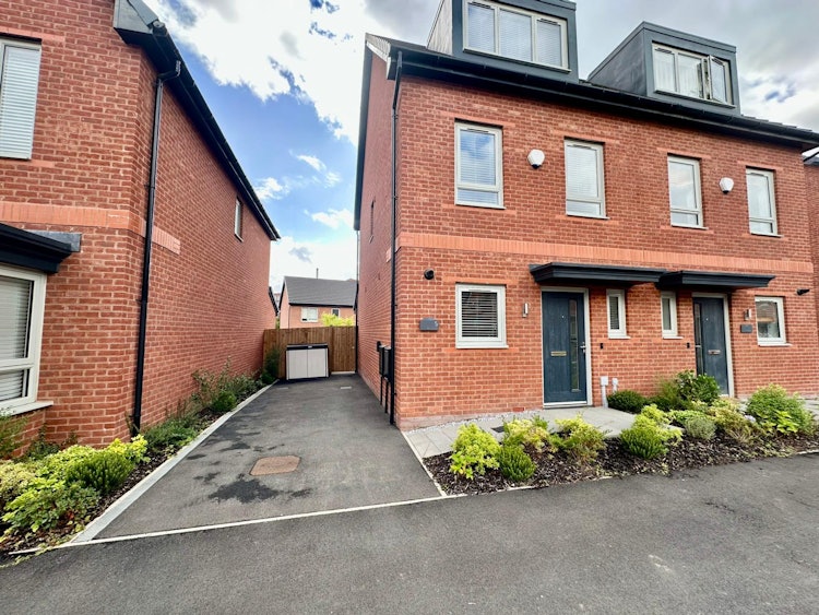 3 bedroom semi-detached house