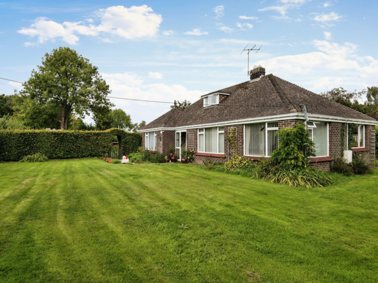 3 bedroom detached bungalow