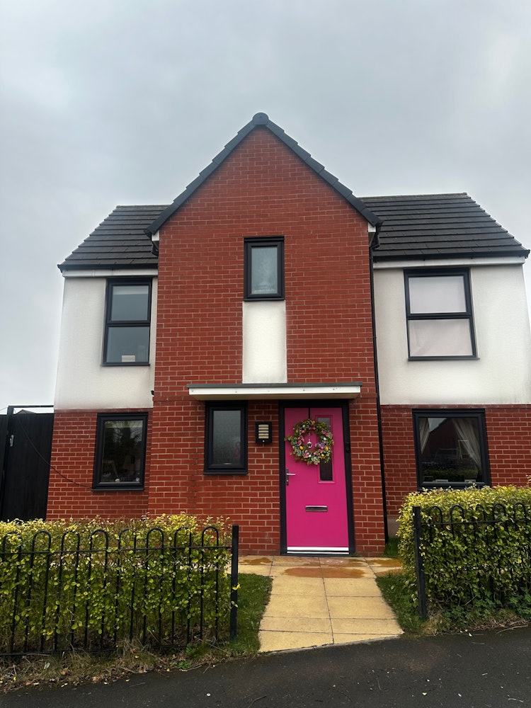 3 bedroom detached house