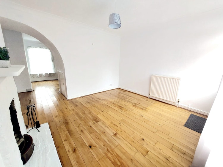2 bedroom terraced house