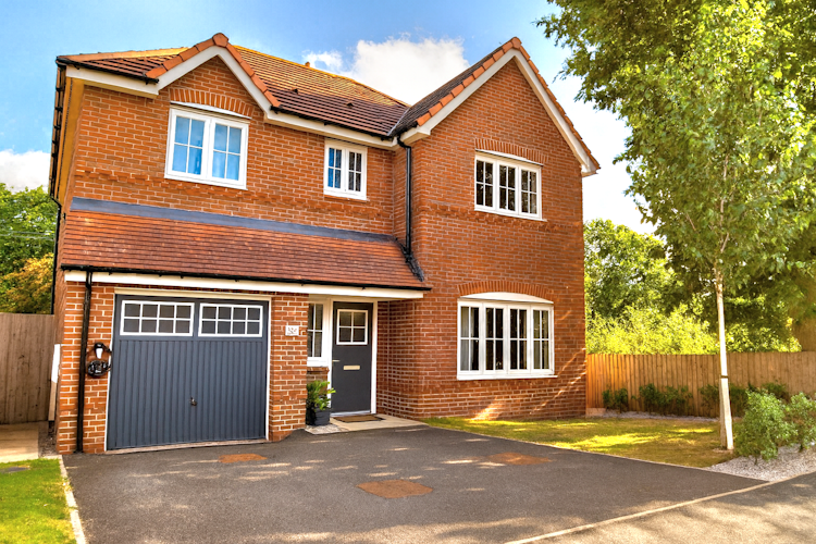 4 bedroom detached house