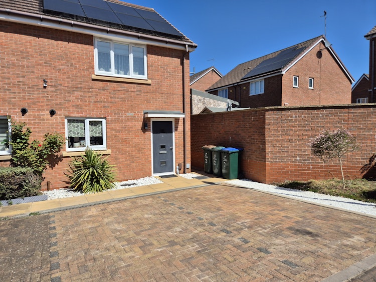 2 bedroom semi-detached house