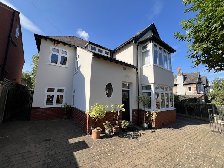 4 bedroom detached house