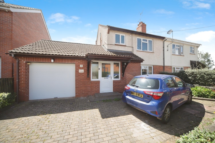 3 bedroom semi-detached house