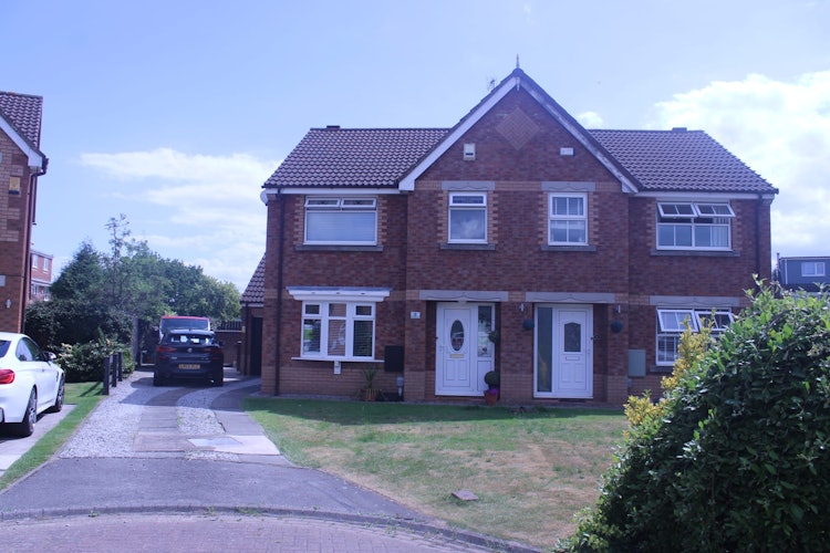 4 bedroom semi-detached house