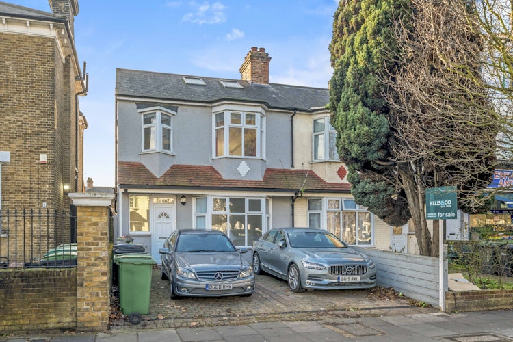 3 bedroom flat