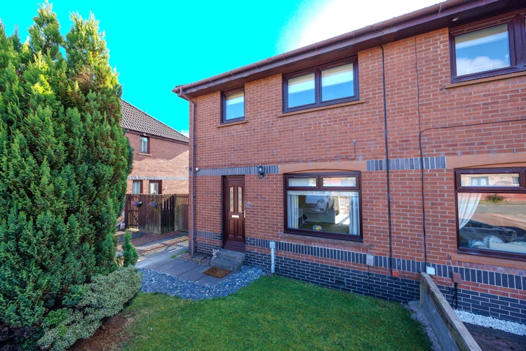 3 bedroom semi-detached house