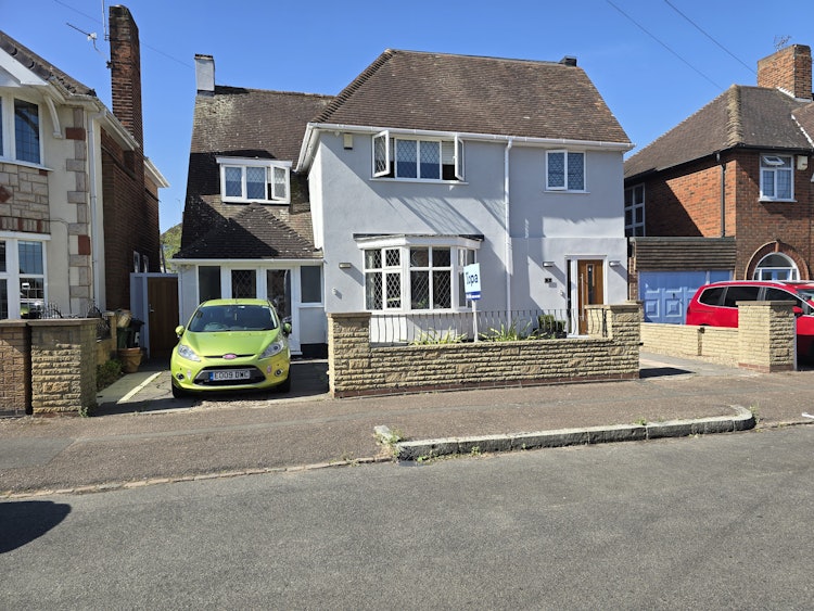 4 bedroom detached house