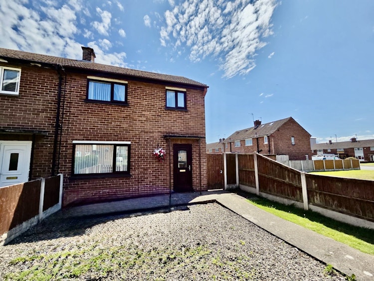 3 bedroom end of terrace house
