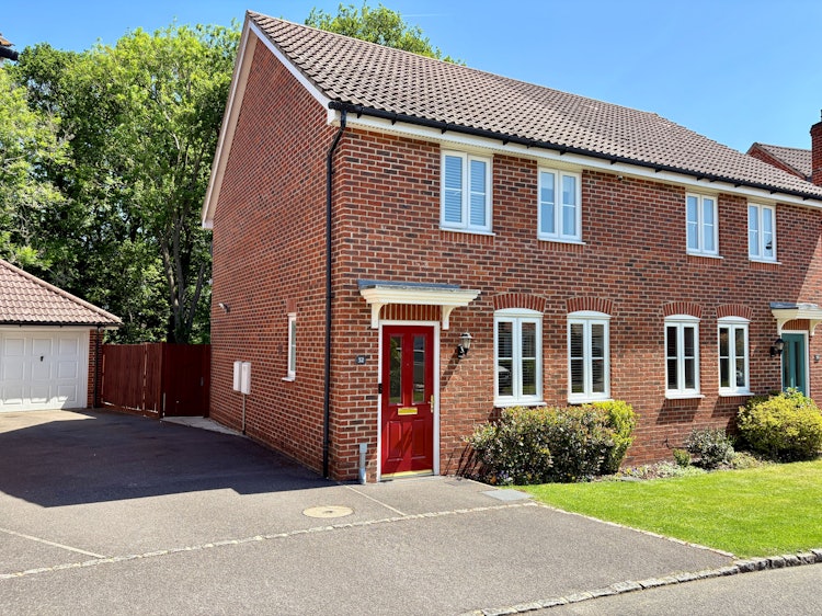 3 bedroom semi-detached house