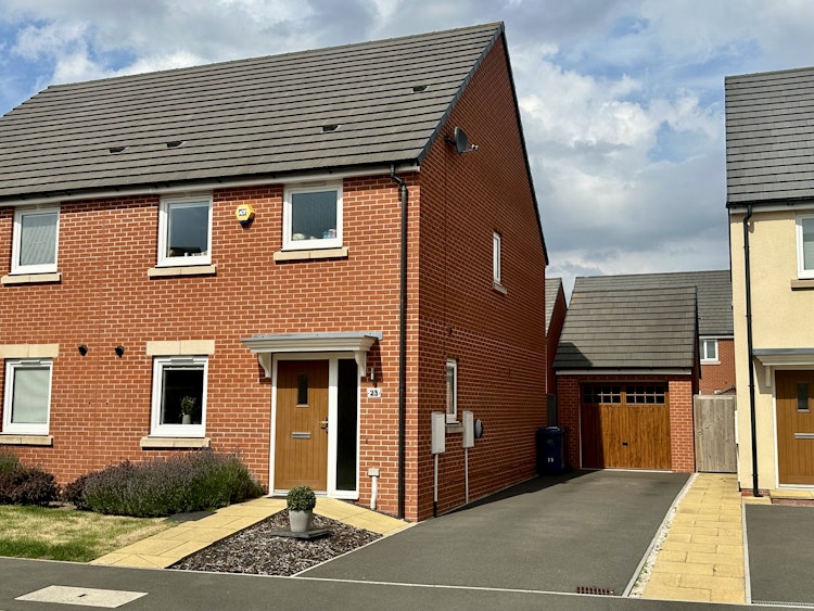 3 bedroom semi-detached house