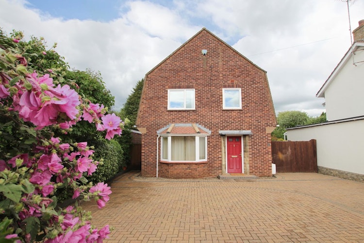 3 bedroom detached house