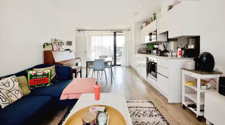 2 bedroom flat