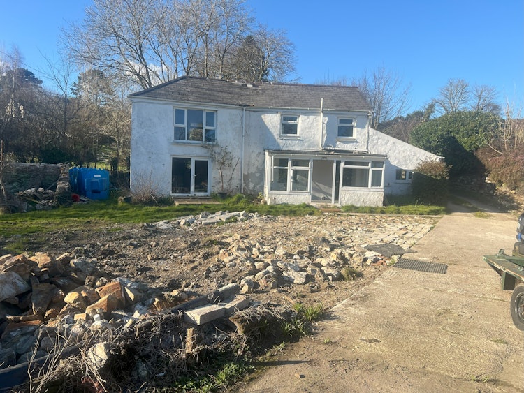 2 bedroom detached house