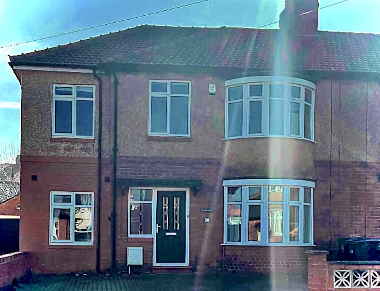 5 bedroom semi-detached house