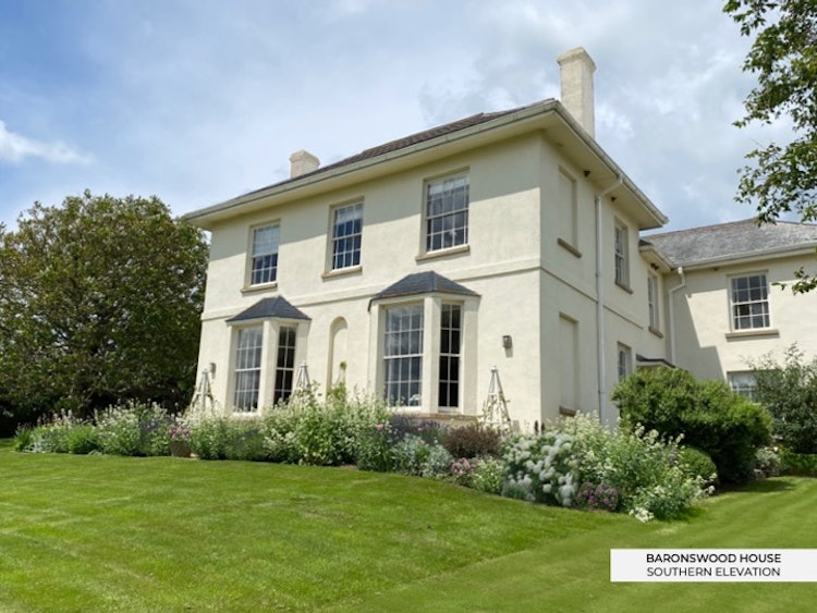 6 bedroom character property