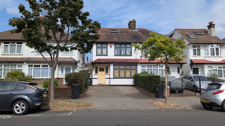 4 bedroom semi-detached house