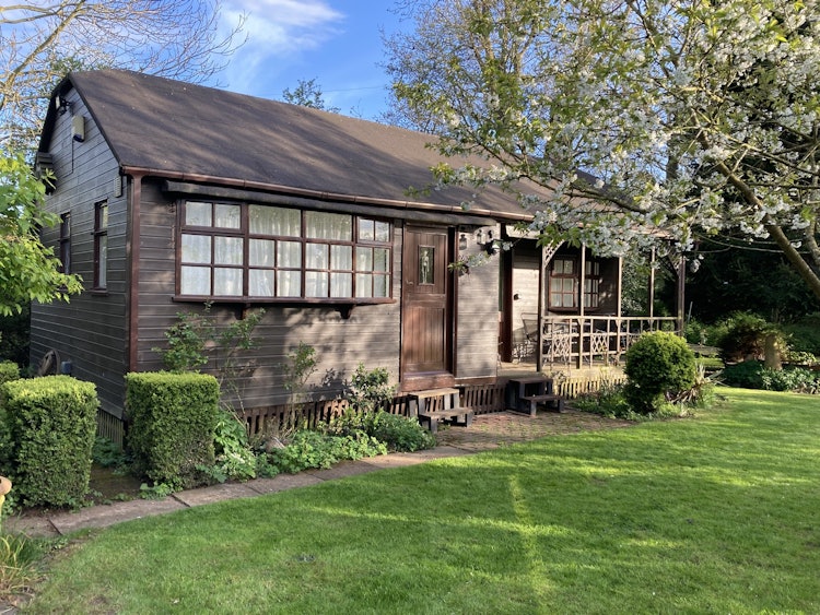 1 bedroom detached bungalow