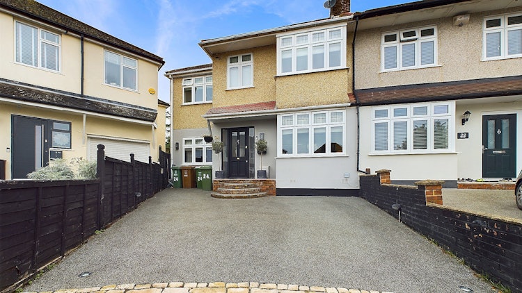 5 bedroom semi-detached house