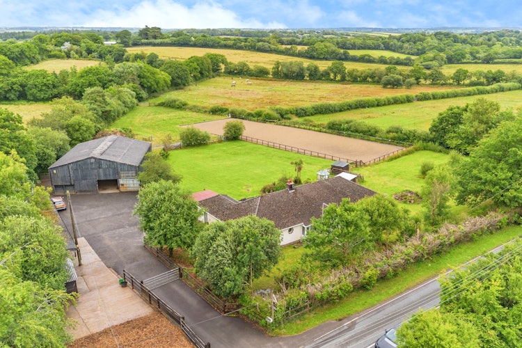 4 bedroom equestrian facility