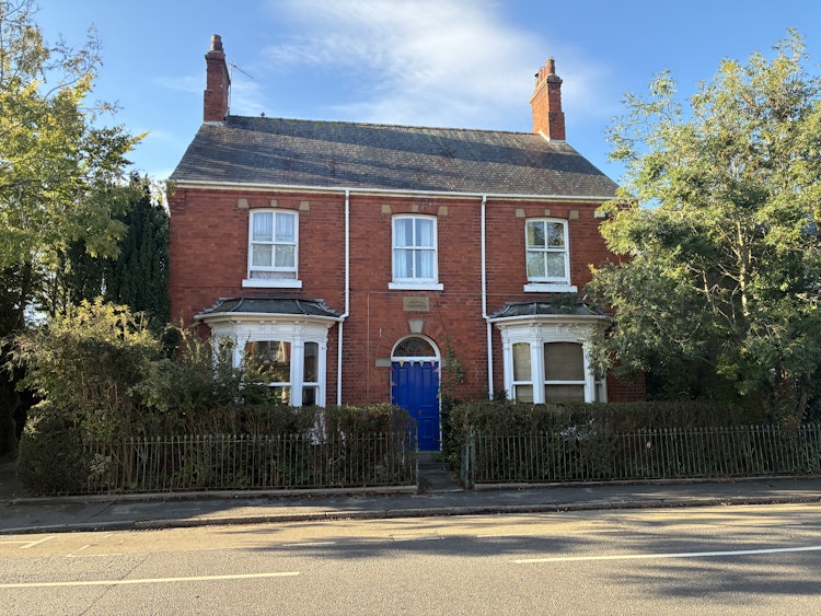 4 bedroom detached house