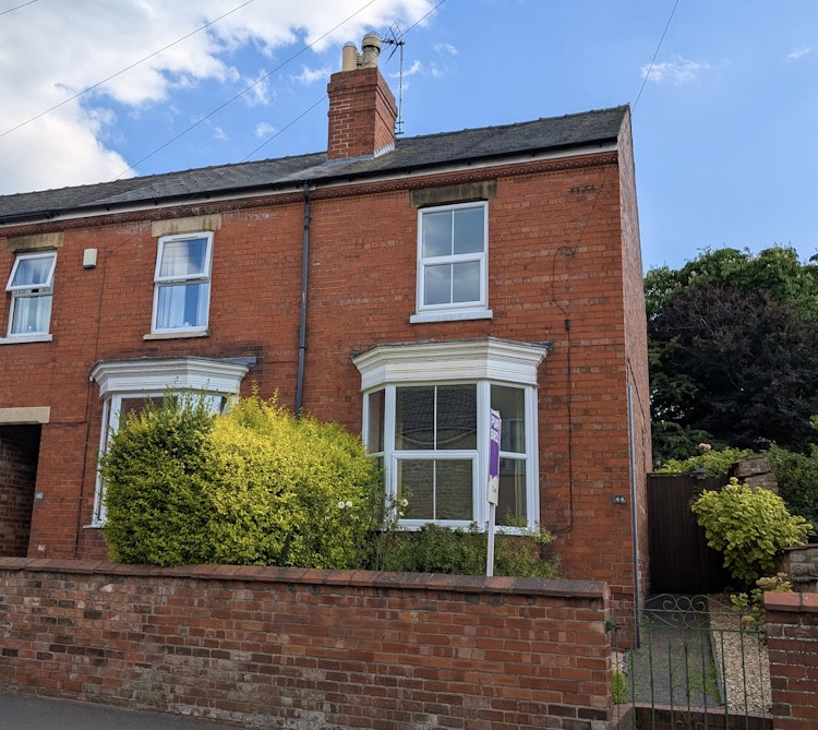3 bedroom end of terrace house