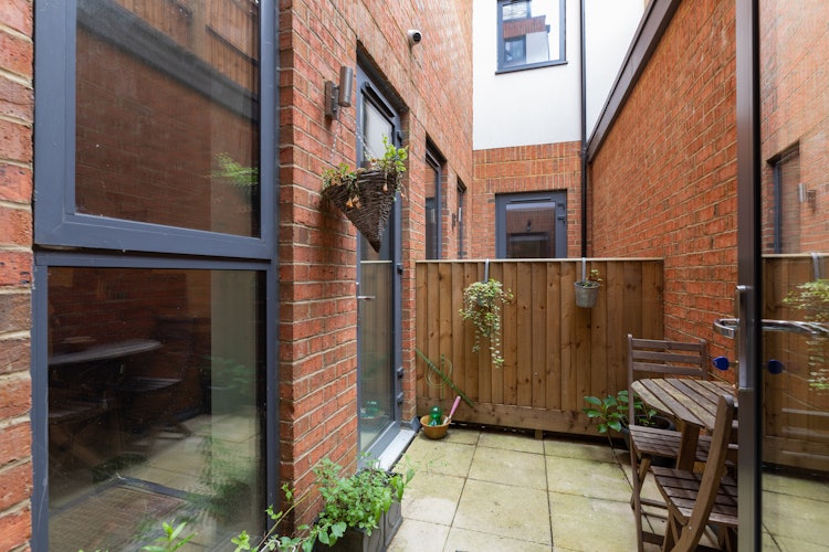 2 bedroom ground floor flat