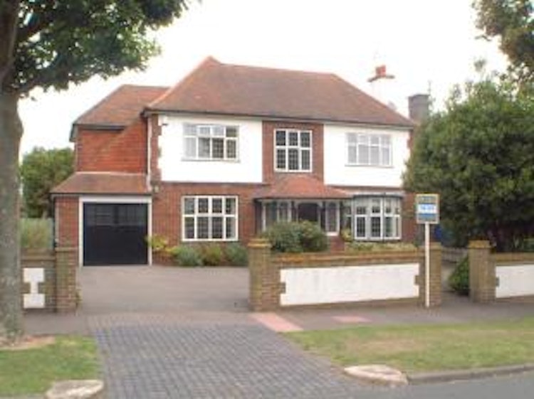 4 bedroom detached house