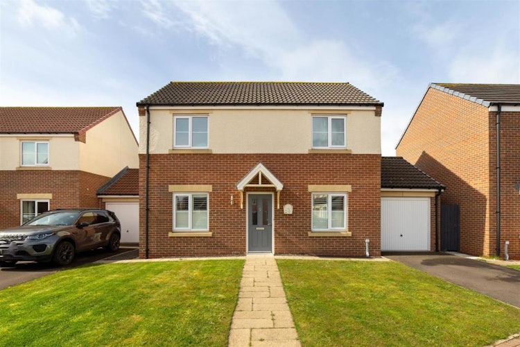 3 bedroom detached house