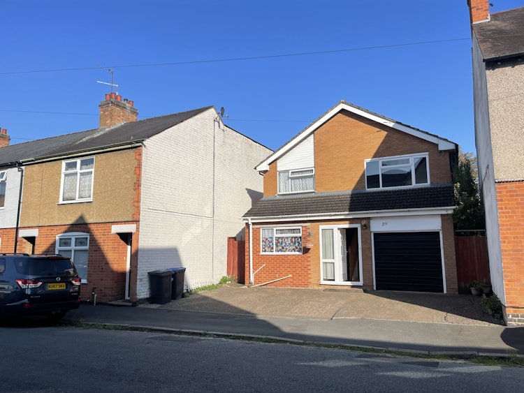 4 bedroom detached house