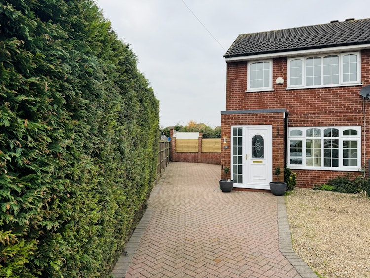 3 bedroom semi-detached house