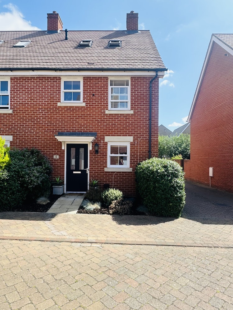 3 bedroom semi-detached house