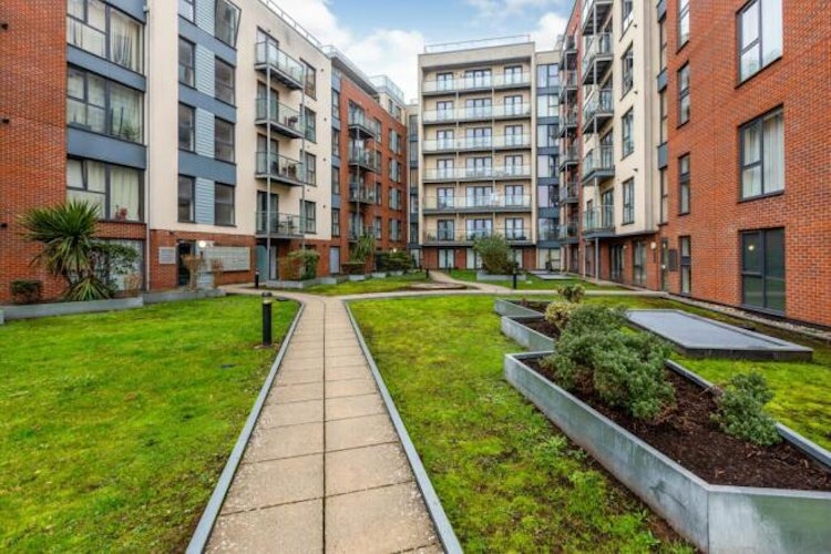 2 bedroom flat