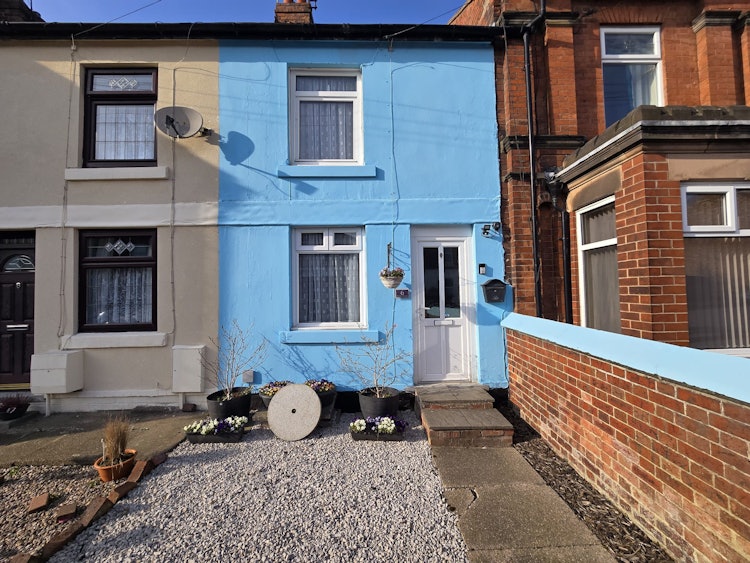 2 bedroom terraced house