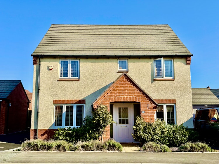 4 bedroom detached house