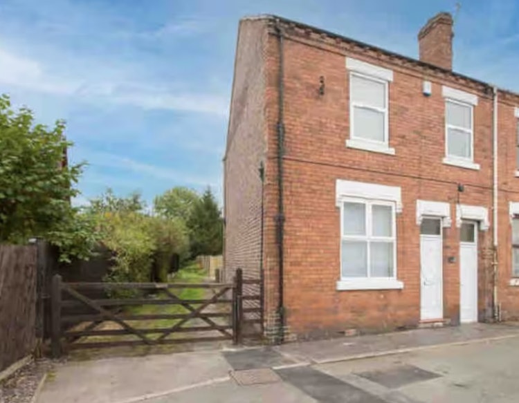 3 bedroom end of terrace house