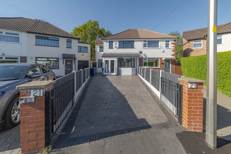 3 bedroom semi-detached house