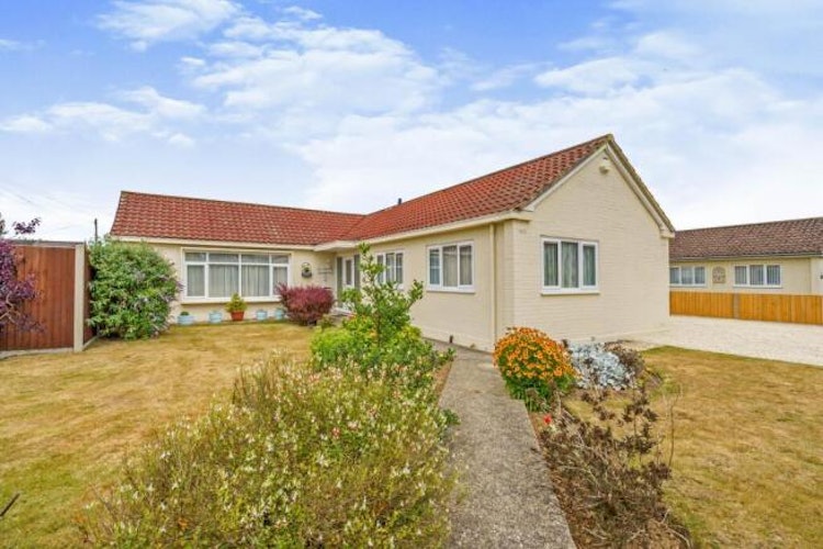 3 bedroom detached bungalow