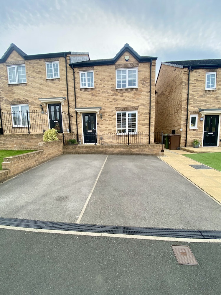 3 bedroom semi-detached house