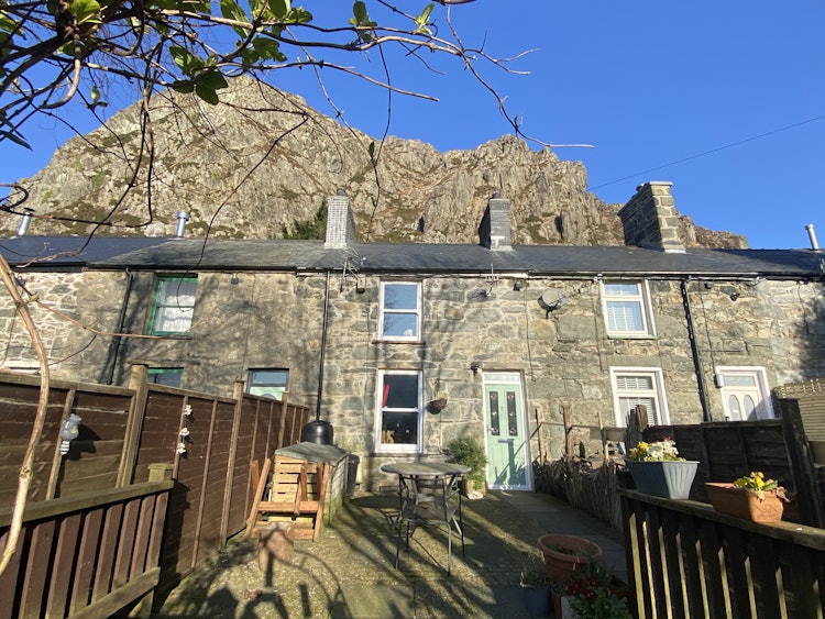 2 bedroom terraced house