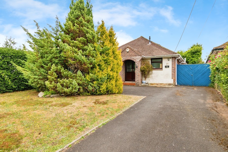4 bedroom detached bungalow