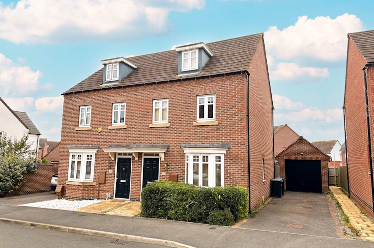 3 bedroom semi-detached house