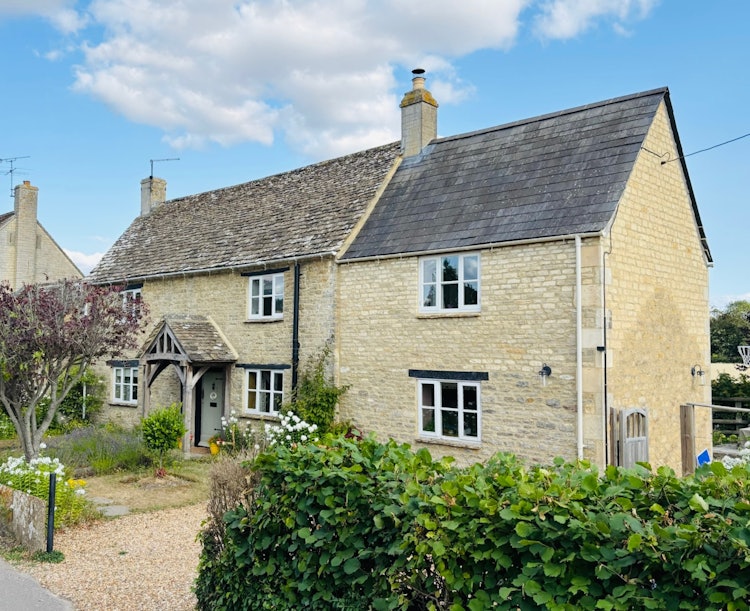 4 bedroom detached house