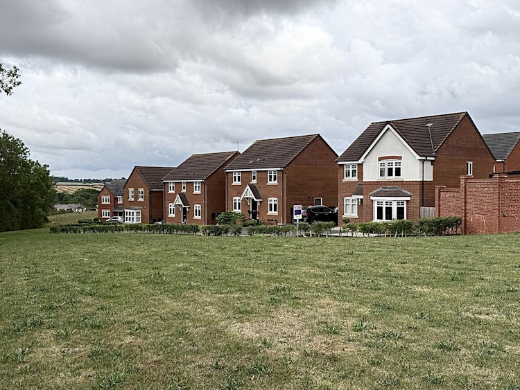 4 bedroom detached house