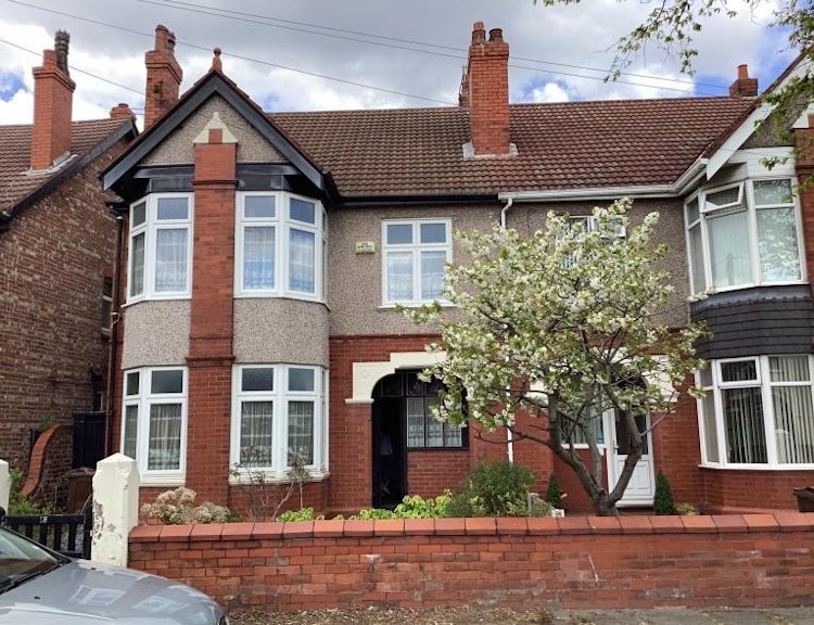 4 bedroom semi-detached house