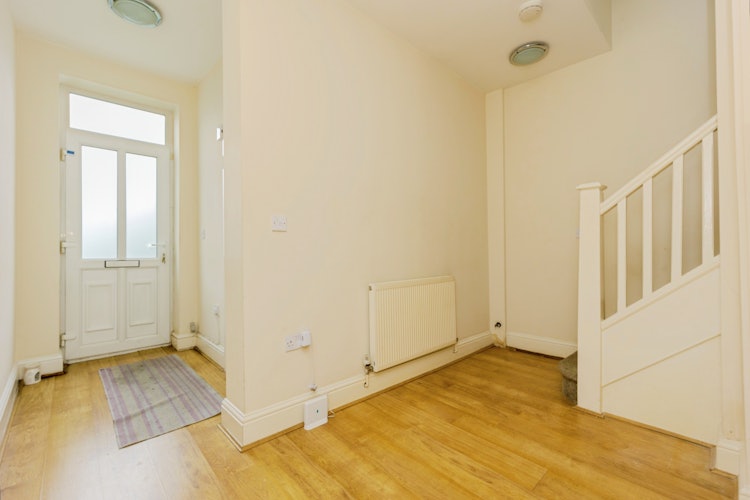 5 bedroom semi-detached house