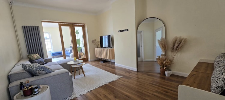 2 bedroom end of terrace house